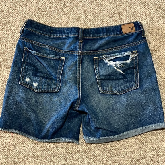 Jean shorts with distressing - Picture 2 of 2